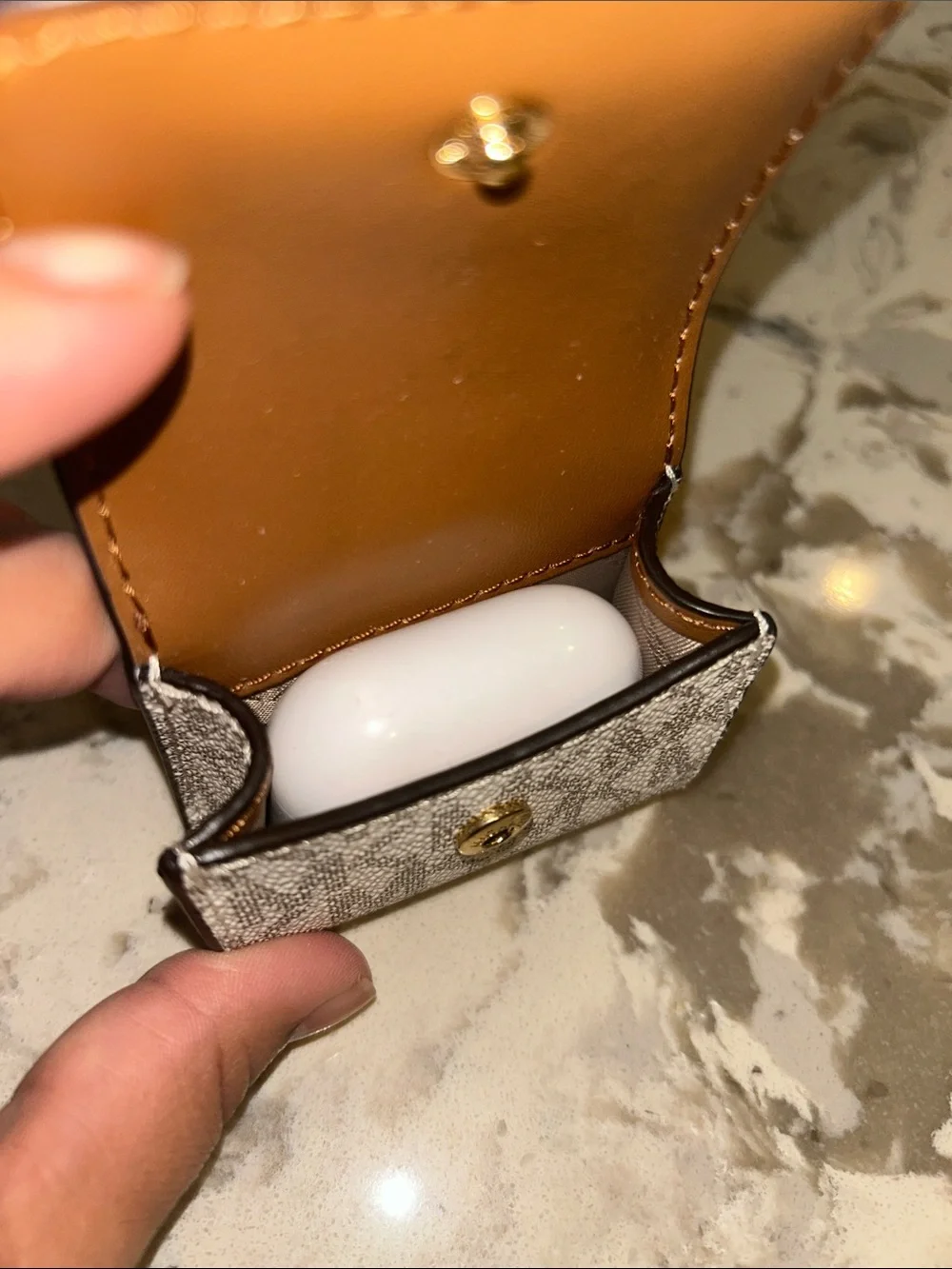 MICHAEL KORS 